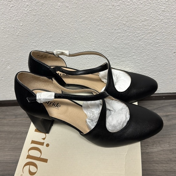 LifeStride Tracy Strappy Pump (WIDE) - Picture 8 of 10